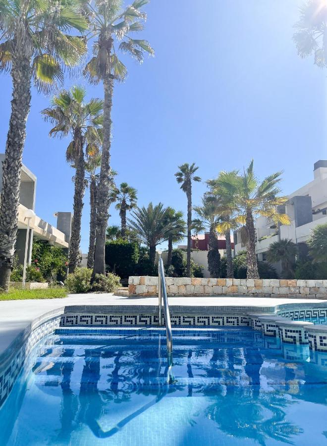 Breathtaking Apartment Torrevieja Eksteriør billede
